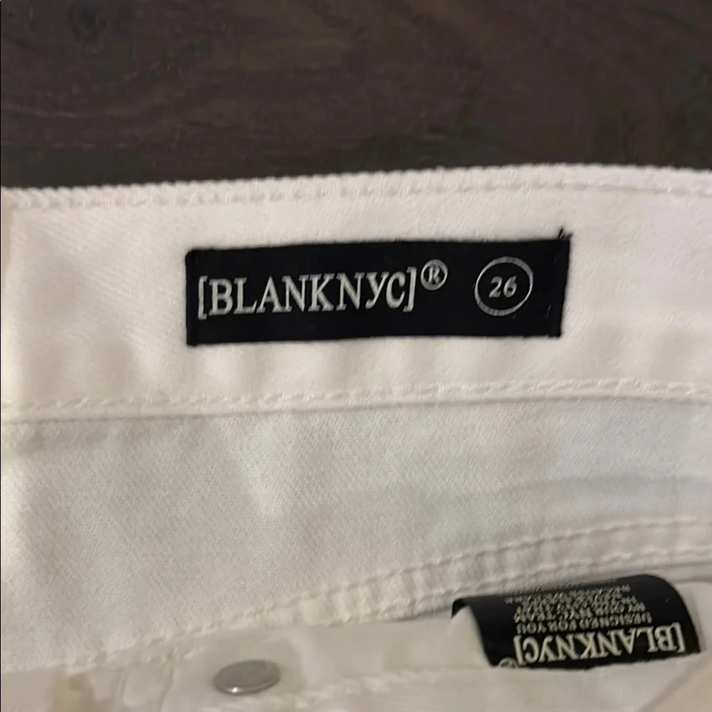 BlankNYC White Distressed Cutoff Denim Shorts Size 26 | 3” Inseam NWT